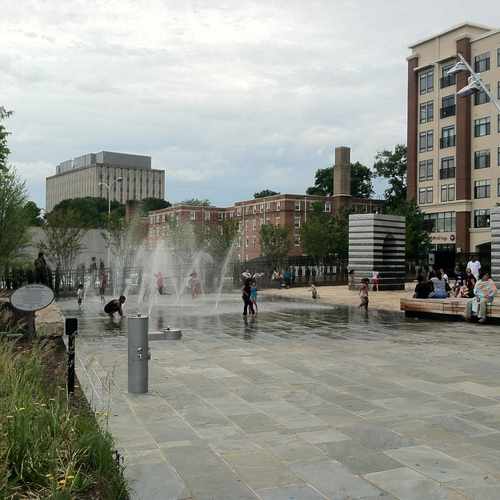 photo of Penrose Water Park at 9th Road South Arlington VA 22204