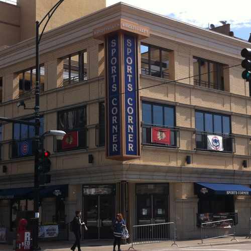 photo of Sports Corner Restaurant at 956 W Addison St Chicago IL 60657