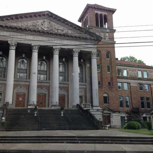 photo of Crescent Hill Baptist Church at 2800 Frankfort Ave Louisville KY 40206
