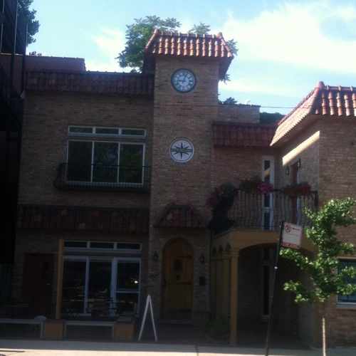 photo of CityGrounds coffee bar at 2118 North Lincoln Avenue Chicago IL 60614