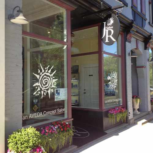 photo of JR Salon at 742 Wealthy Street Southeast Grand Rapids MI 49503