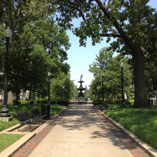 photo of Court Square at 45 North 2nd Street Memphis TN 38103