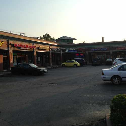 photo of Plaza at 1440 West Pensacola Avenue Chicago IL 60613