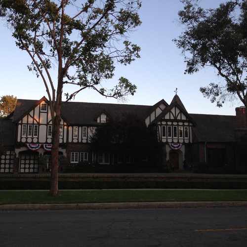 photo of Leonie Pray House at 4242 North Country Club Drive Long Beach CA 90807