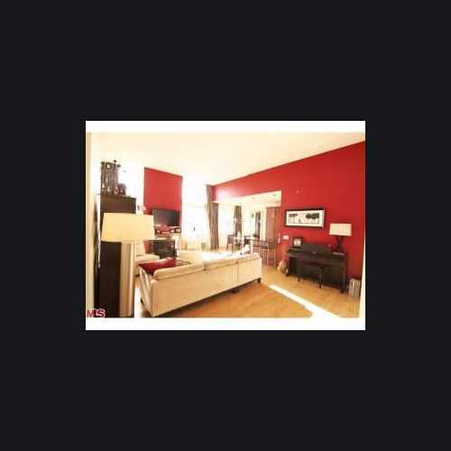 photo of 599.000 at 1425 North Detroit Street Los Angeles CA 90046