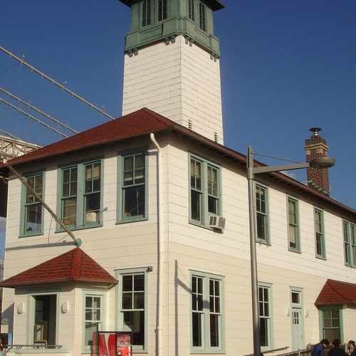 photo of Brooklyn Ice Cream Factory at 1 Water Street New York NY 10004