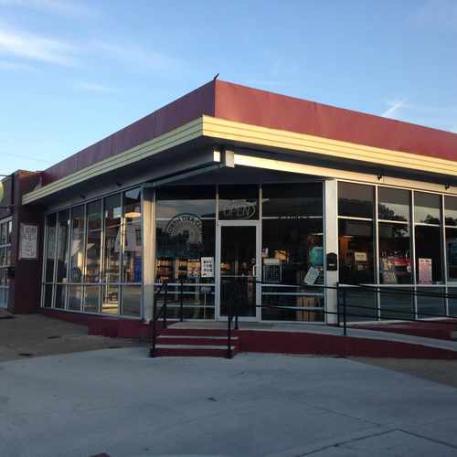 photo of Urban Acres at 1301 West Davis Street Dallas TX 75208