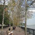 Photo of Public Sitting in The Waterfront, Jersey City
